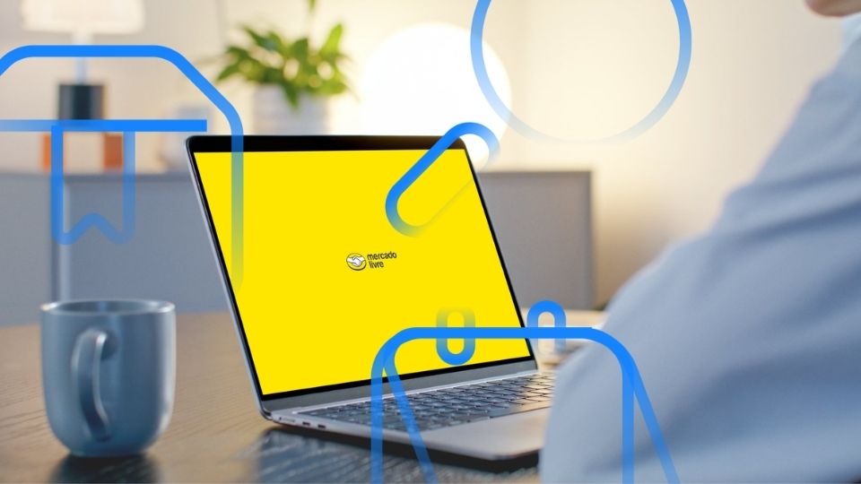 Notebook com a logo do Mercado Livre em tela amarela, ilustrando as tend&ecirc;ncias do Mercado Livre para sellers